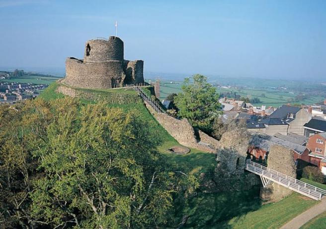 Launceston_Castle.jpg